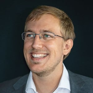 Dr. Andreas Kammel speaking at MOVE