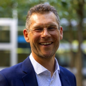 Antonin Faes speaking at Solar & Storage Live Zurich