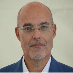 Arturo Pérez de Lucia speaking at Solar & Storage Live España