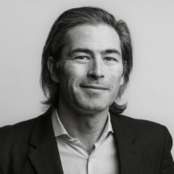 Daniel Witt speaking at EV Charging Summit, Las Vegas