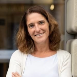 Fabienne Thomas speaking at Solar & Storage Live Zürich