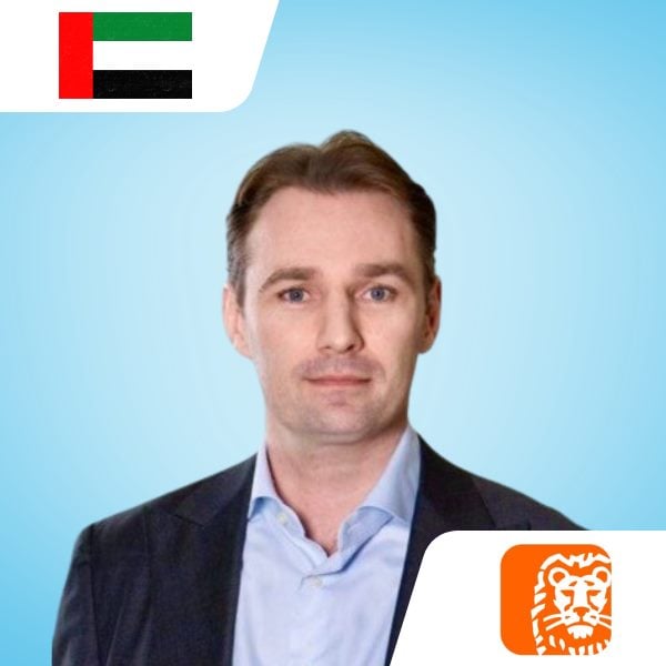 Jonathan Keyes speaking at Solar & Storage Live Middle East