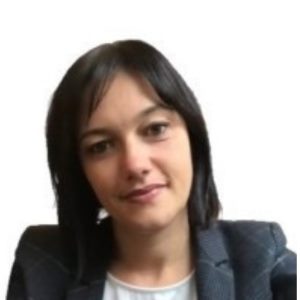 Laura Maturi speaking at Solar & Storage Live