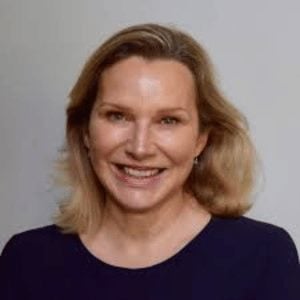 Lucy Bartlett speaking at Solar & Storage Live