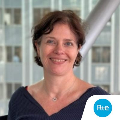 Sylvie Perrin speaking at Solar & Storage Live Paris
